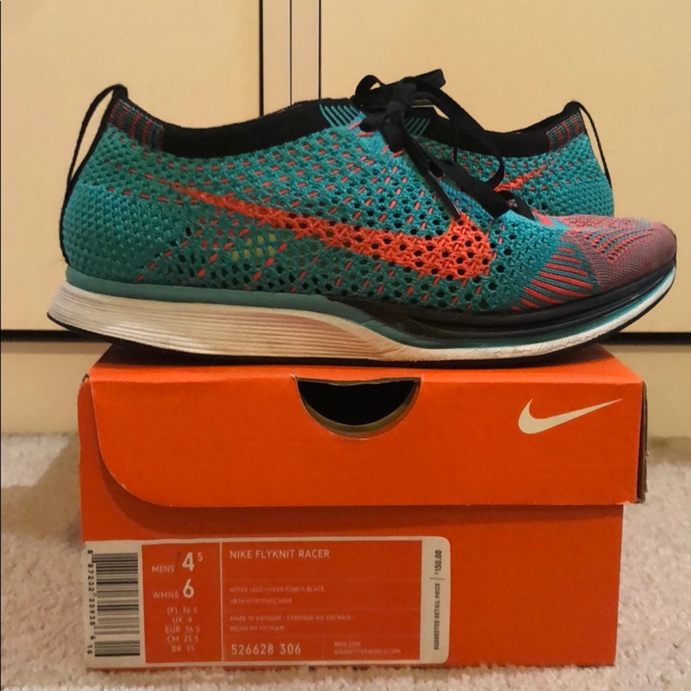 Nike Flyknit Racer